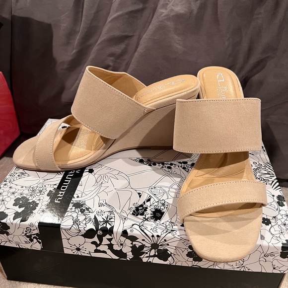 Nude sandals - Picture 2 of 2